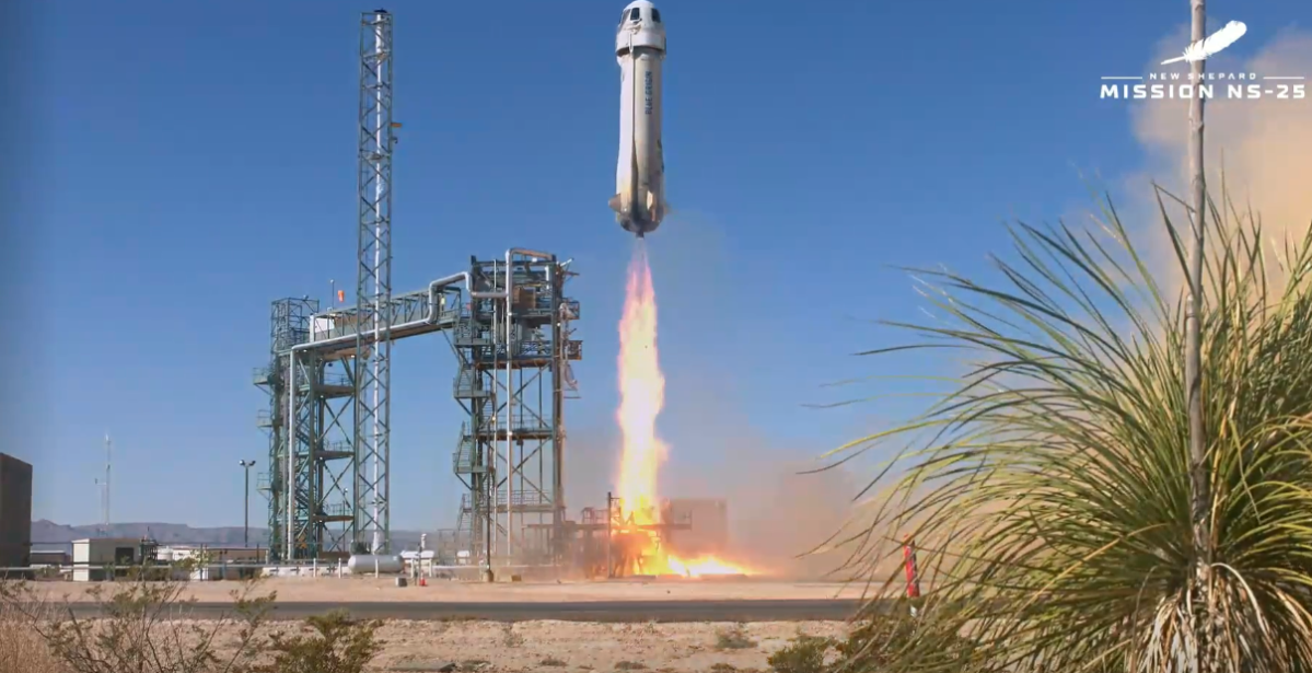 Blue Origin vuelve a enviar turistas al borde del espacio con éxito después de una larga pausa