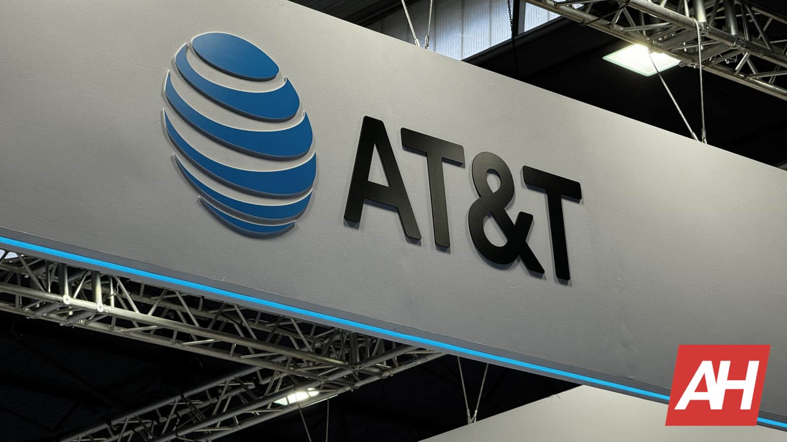 AT&T apela la multa de la FCC por vender los datos de ubicación de sus clientes