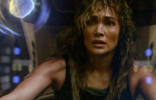 Jennifer Lopez en guerra contra la IA en un nuevo video para Atlas