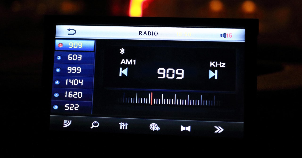 Los fabricantes de automóviles quieren eliminar las radios AM de los automóviles.  El Congreso está a punto de exigirlos