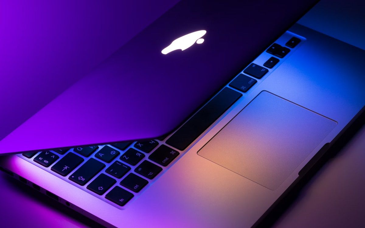 Se rumorea que se está trabajando en una enorme MacBook de 20 pulgadas con una pantalla plegable «sin arrugas»