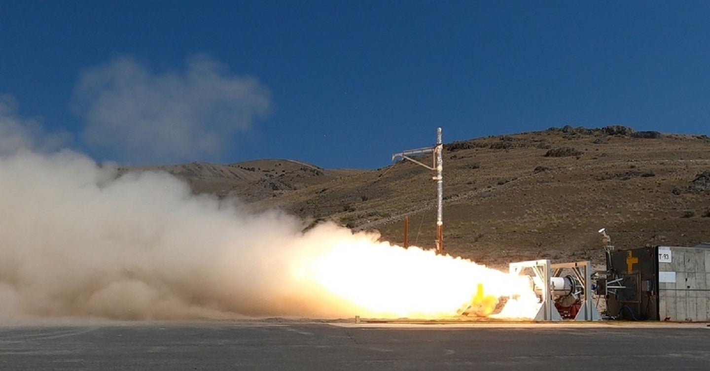 Aerojet Rocketdyne acelera motores de cohetes sólidos en misiles