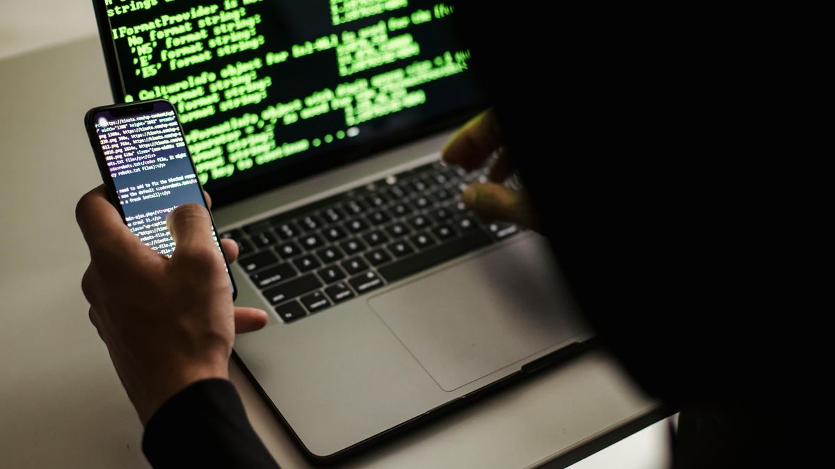 Este tortuoso sitio de phishing reutiliza elementos web legítimos, como páginas CAPTCHA, para la distribución de malware.