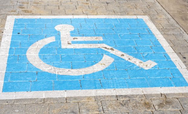 Google acusado de rastrear en secreto a conductores con discapacidad