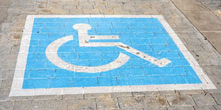 Google acusado de rastrear en secreto a conductores con discapacidad