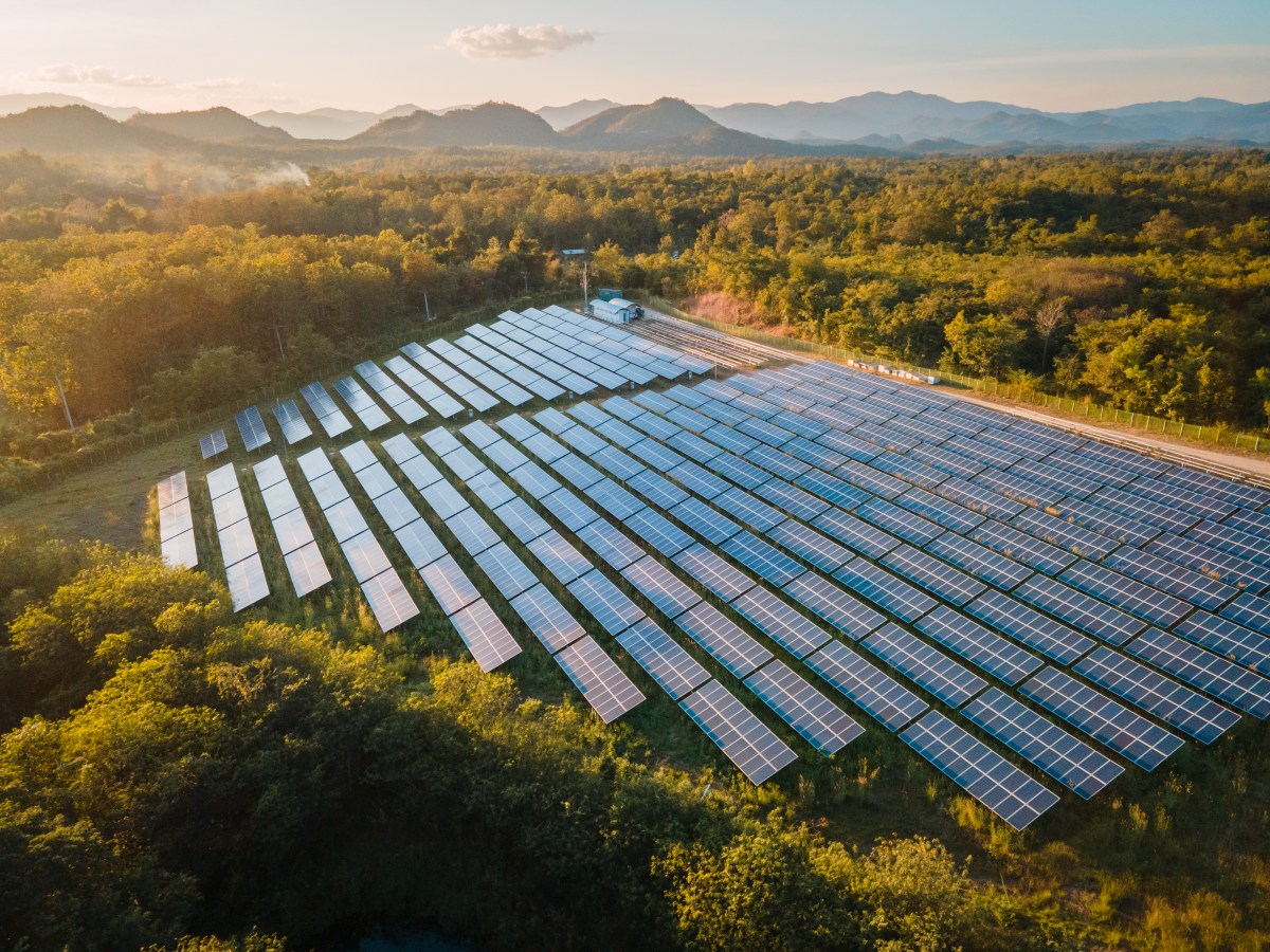 Las tecnologías solares productivas atraen a los inversores a medida que se desploma la financiación mundial del sector solar fuera de la red