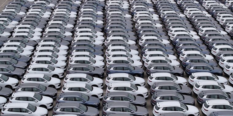 Biden se prepara para imponer aranceles del 100% a los vehículos eléctricos chinos esta semana