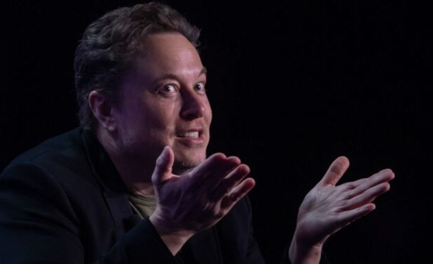 X de Elon Musk elude la orden australiana de eliminar el vídeo del apuñalamiento en una iglesia