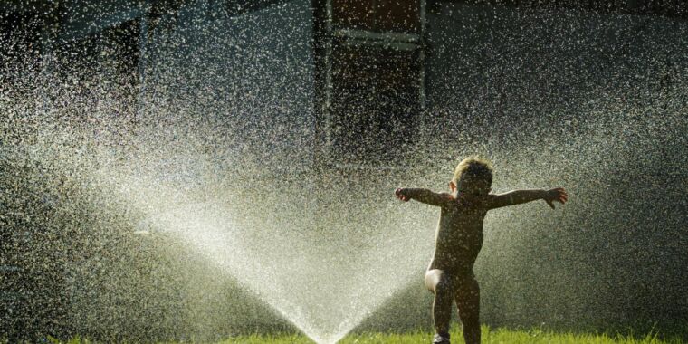 La mezcla de agua potable y de riego provoca un brote peligroso en los niños
