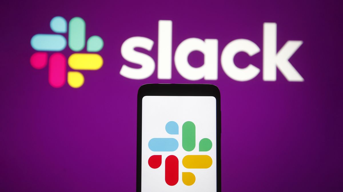 Slack está entrenando sus modelos de IA en tus chats, a menos que optes por no participar de forma complicada