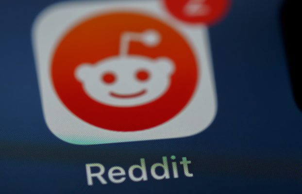 OpenAI asegura una asociación clave con Reddit