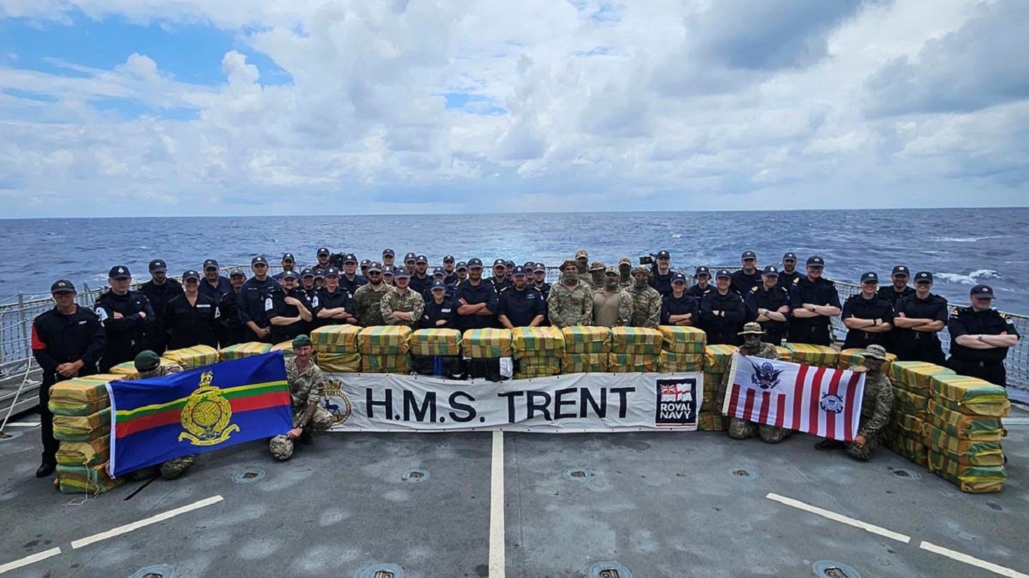 HMS Trent incauta 500 millones de libras en drogas en el Caribe
