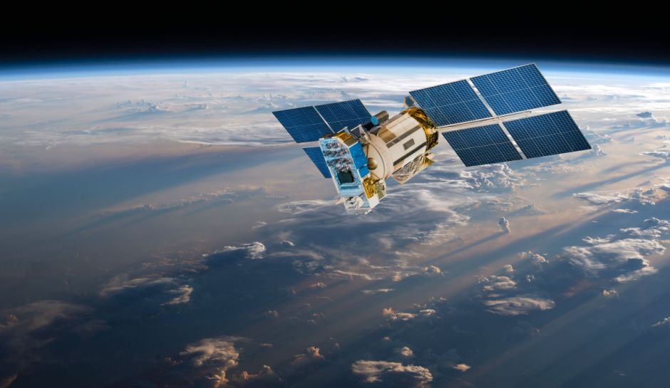 Una startup tecnológica se conecta a dos satélites en órbita desde la Tierra a través de Bluetooth, utilizando un chip disponible en el mercado y una actualización de software.