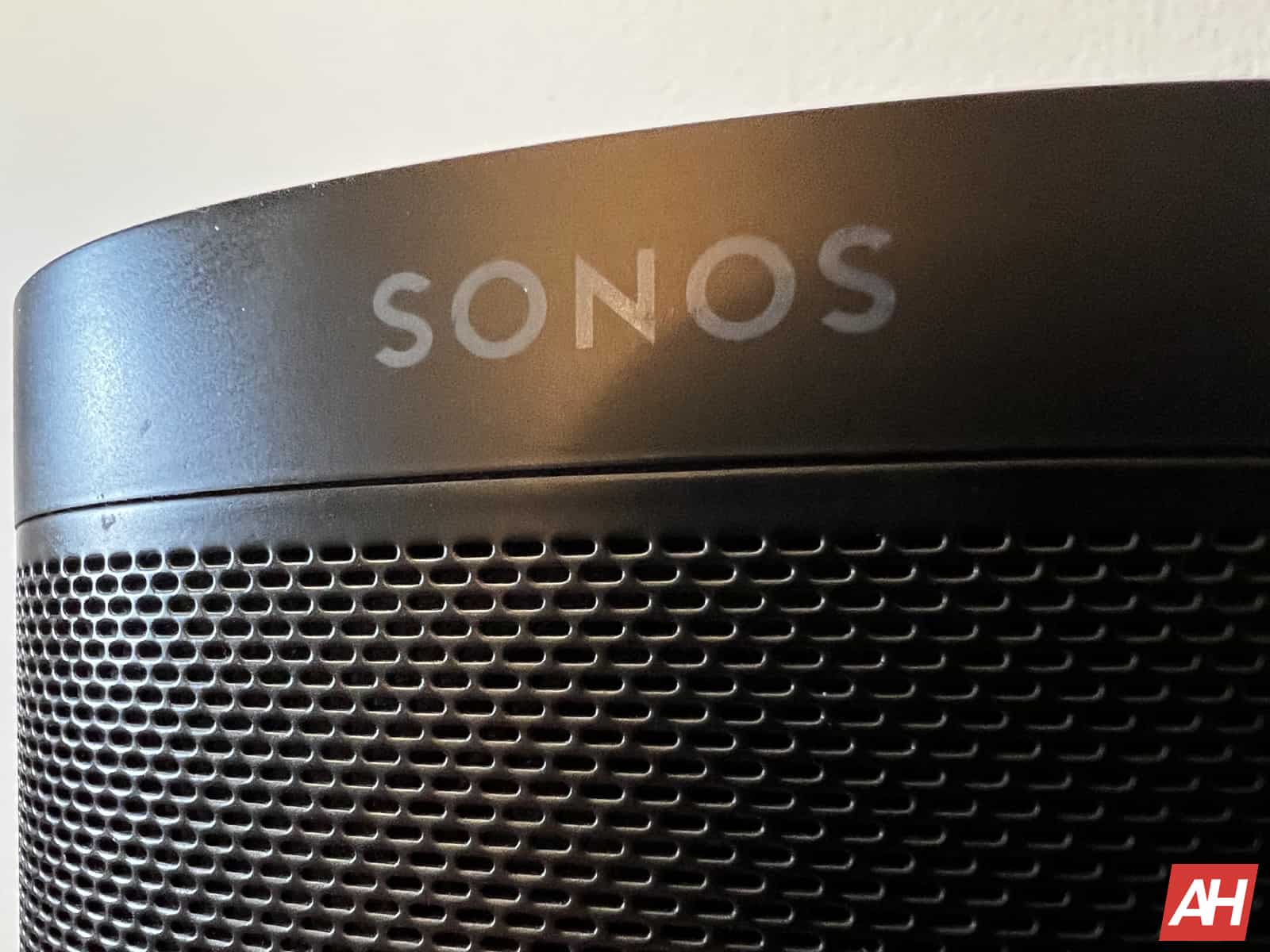 Los auriculares Sonos Ace con almohadillas magnéticas se filtraron junto con el precio