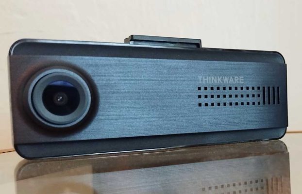 Revisión de Thinkware Q200: una excelente cámara de tablero con una calidad de imagen aburrida