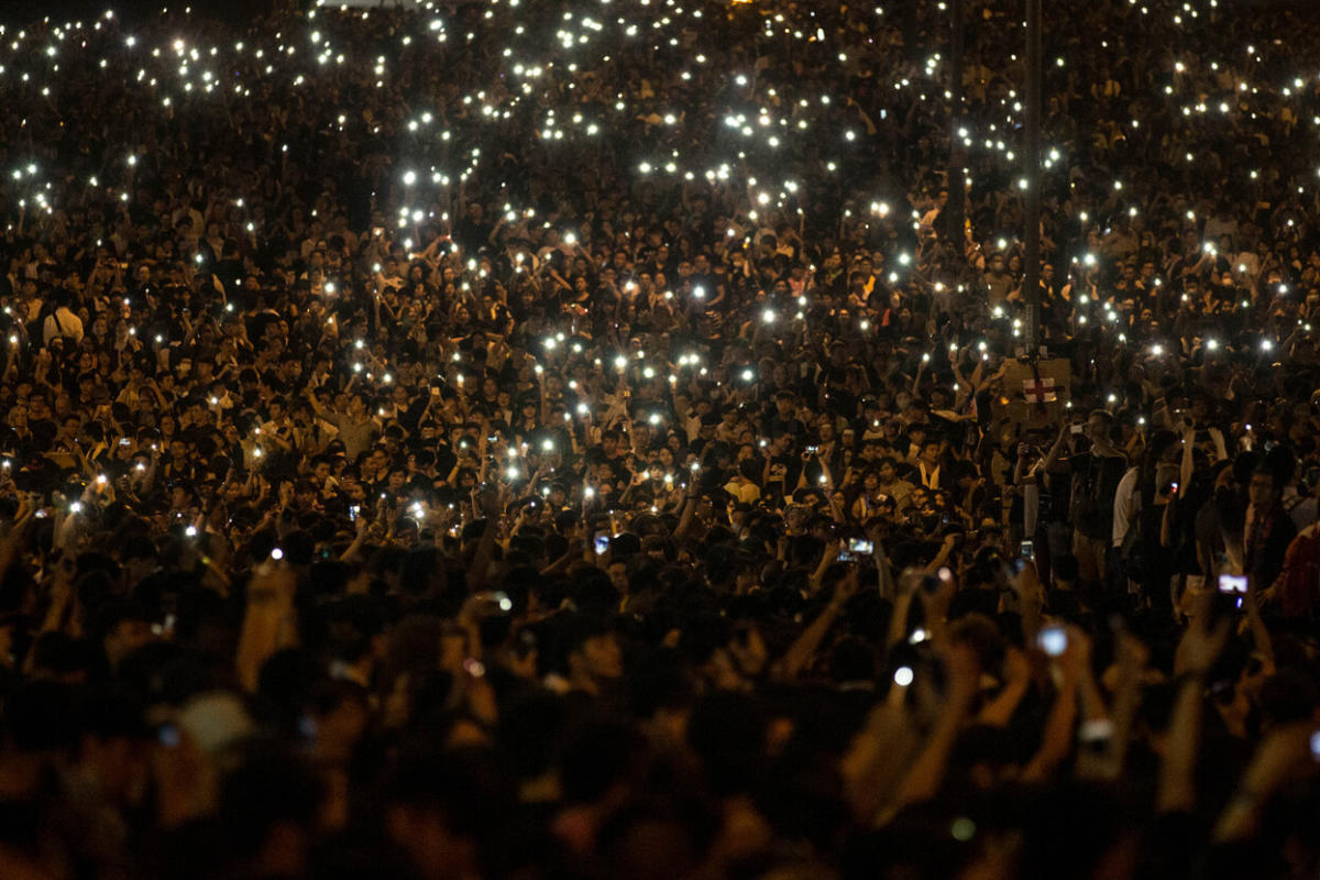 Según se informa, YouTube acepta bloquear vídeos de la canción de protesta de Hong Kong dentro de la región