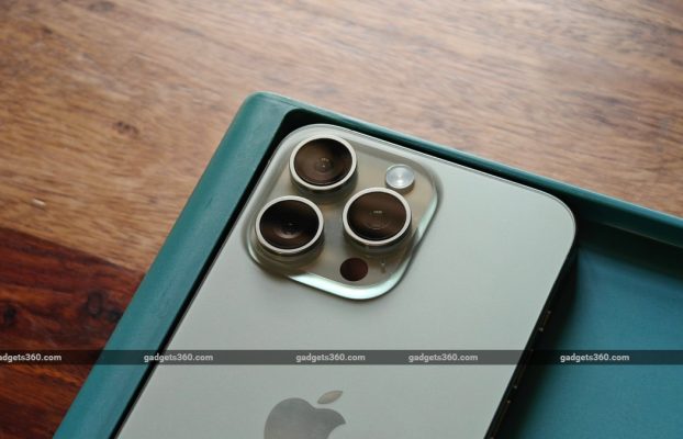 Se filtran imágenes de la unidad ficticia del iPhone 16 Pro Max que insinúan una pantalla más grande que la del iPhone 15 Pro Max