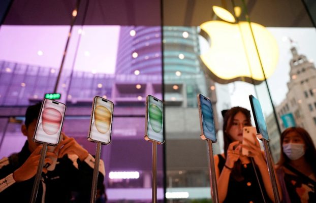 Apple se prepara para una gran caída en las ventas mientras los inversores esperan un iPhone generativo impulsado por IA