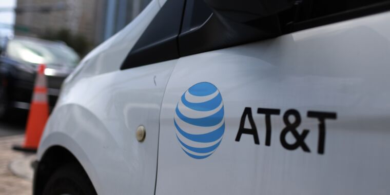 AT&T pierde fallo clave en intento de escapar de la obligación de transportista de último recurso