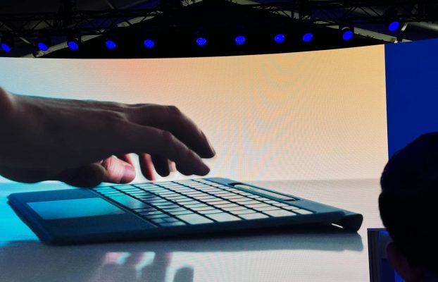 Surface Pro Flex es el teclado renovado de Microsoft para 2 en 1