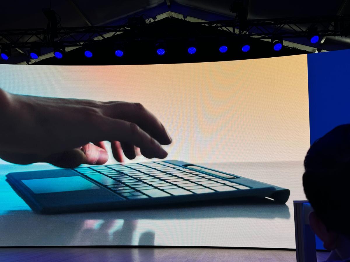 Surface Pro Flex es el teclado renovado de Microsoft para 2 en 1