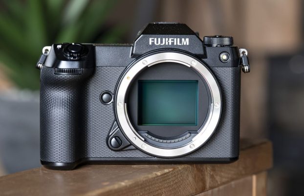 Olvídese del fotograma completo: la nueva Fujifilm GFX100S II ofrece una calidad de formato medio asequible