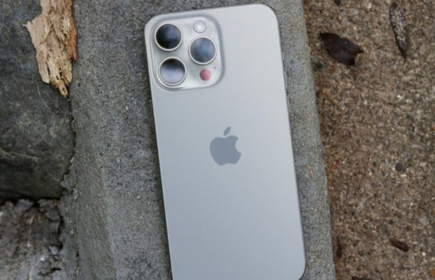 Apple podría lanzar un tipo de iPhone completamente nuevo en 2025