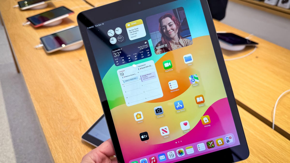 Obtenga un iPad de Apple (novena o décima generación) por menos de $ 400 después del evento ‘Let Loose’ de Apple