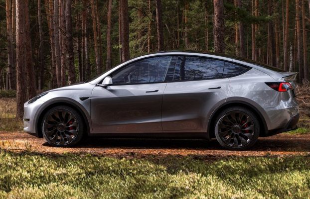 Tesla acaba de revolucionar la gama del Modelo Y y los compradores de vehículos eléctricos con un presupuesto limitado pueden no estar contentos
