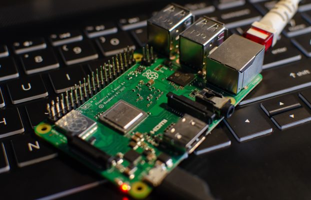 6 proyectos de Raspberry Pi 5 para tu oficina en casa