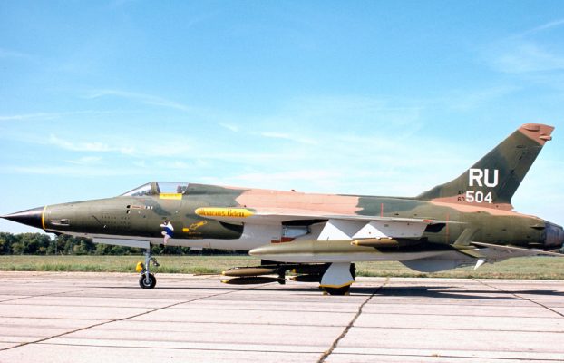 Las mayores diferencias entre los aviones de combate F-105 y MiG-19