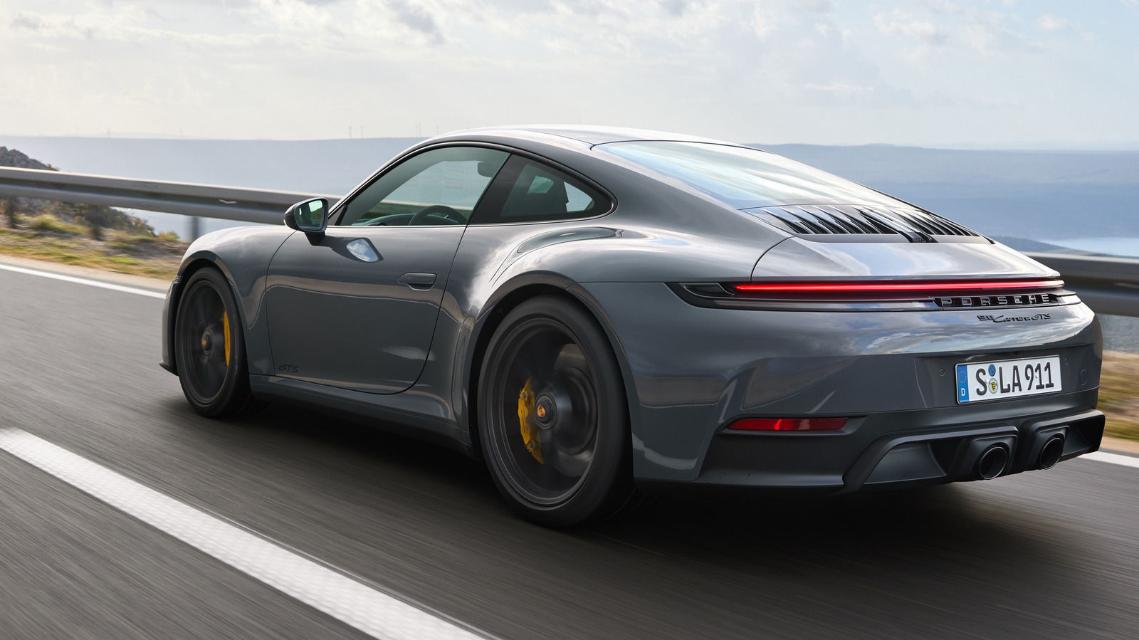 La parte más genial del nuevo Porsche 911 no es la transmisión híbrida