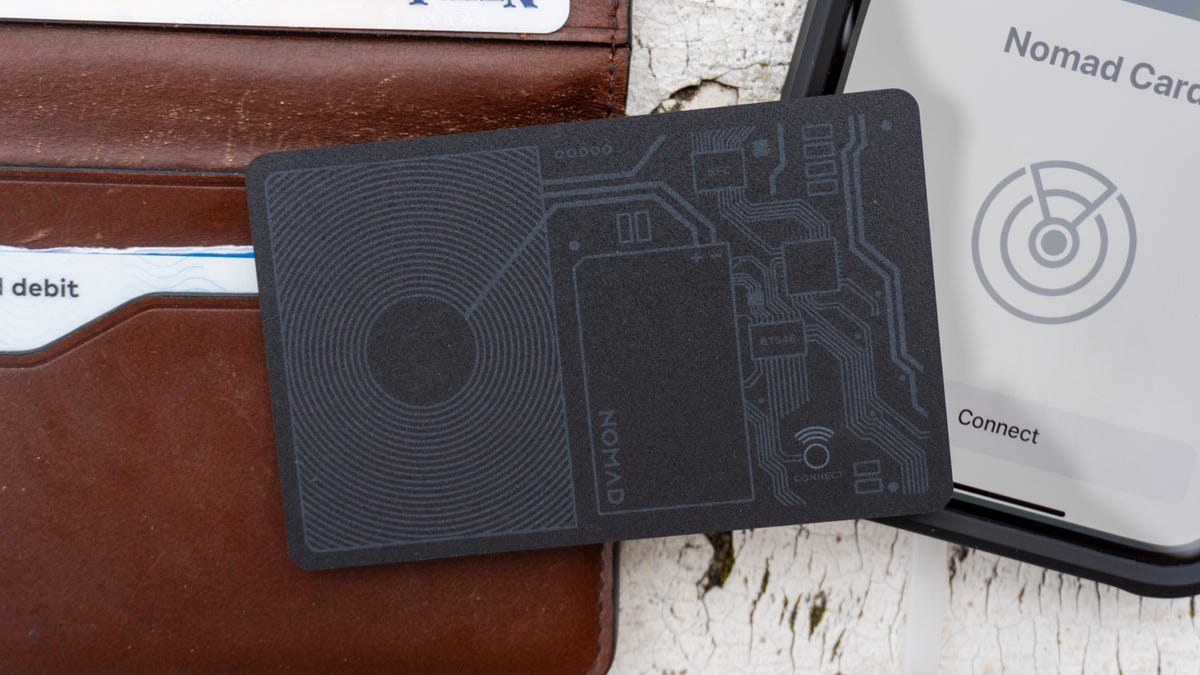El mejor AirTag que puedes comprar para tu billetera no lo fabrica Apple (y es recargable)