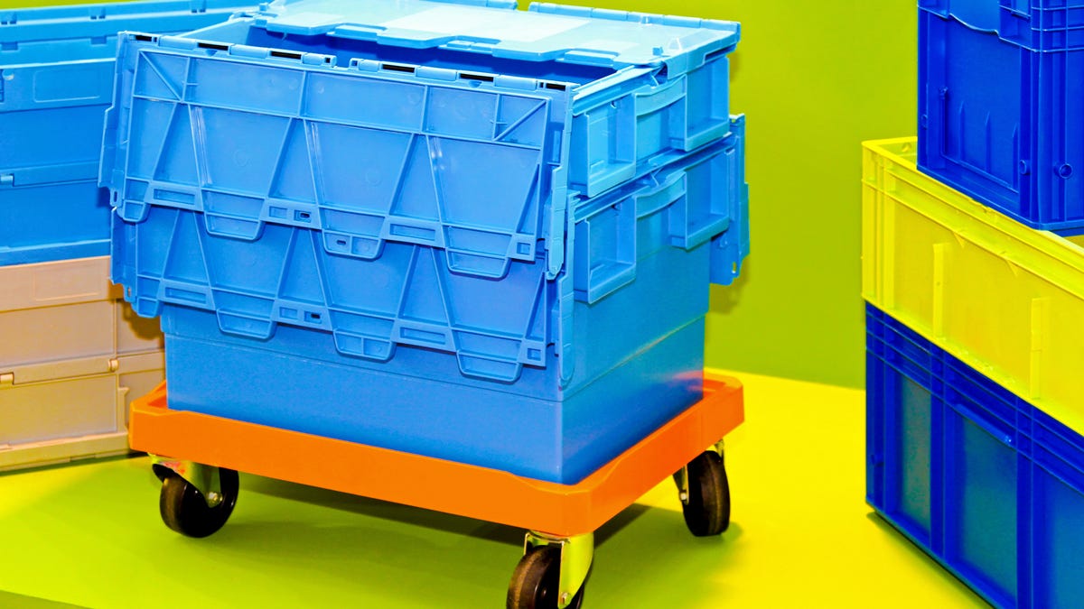 Cartón o plástico: ¿cuál es la caja de mudanza adecuada para usted?