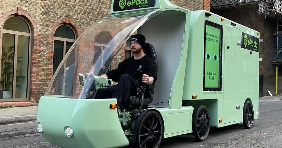 ePack es un pequeño camión semirremolque urbano que se pedalea