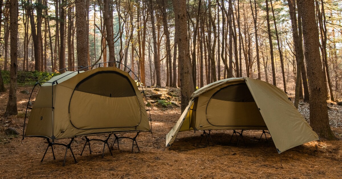 La tienda de campaña táctica ofrece una forma más cómoda de acampar a nivel del suelo