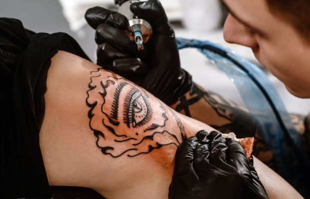 Los tatuajes aumentan el riesgo de cáncer en un 21%