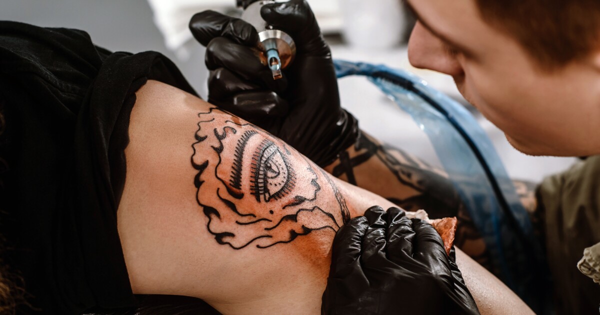 Los tatuajes aumentan el riesgo de cáncer en un 21%