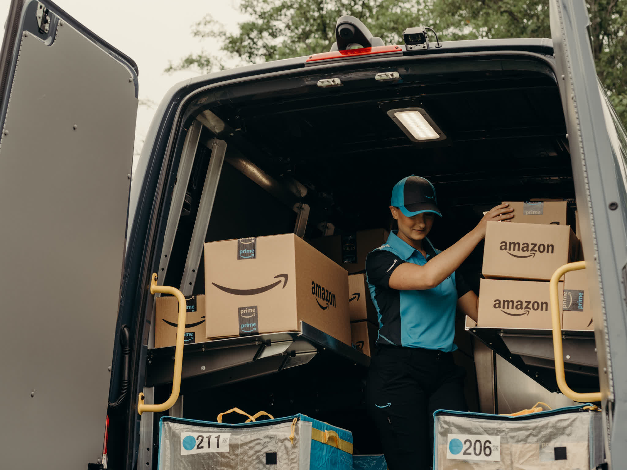 Amazon enfrenta una demanda por limitar las entregas Prime en dos áreas de Washington DC por motivos de seguridad