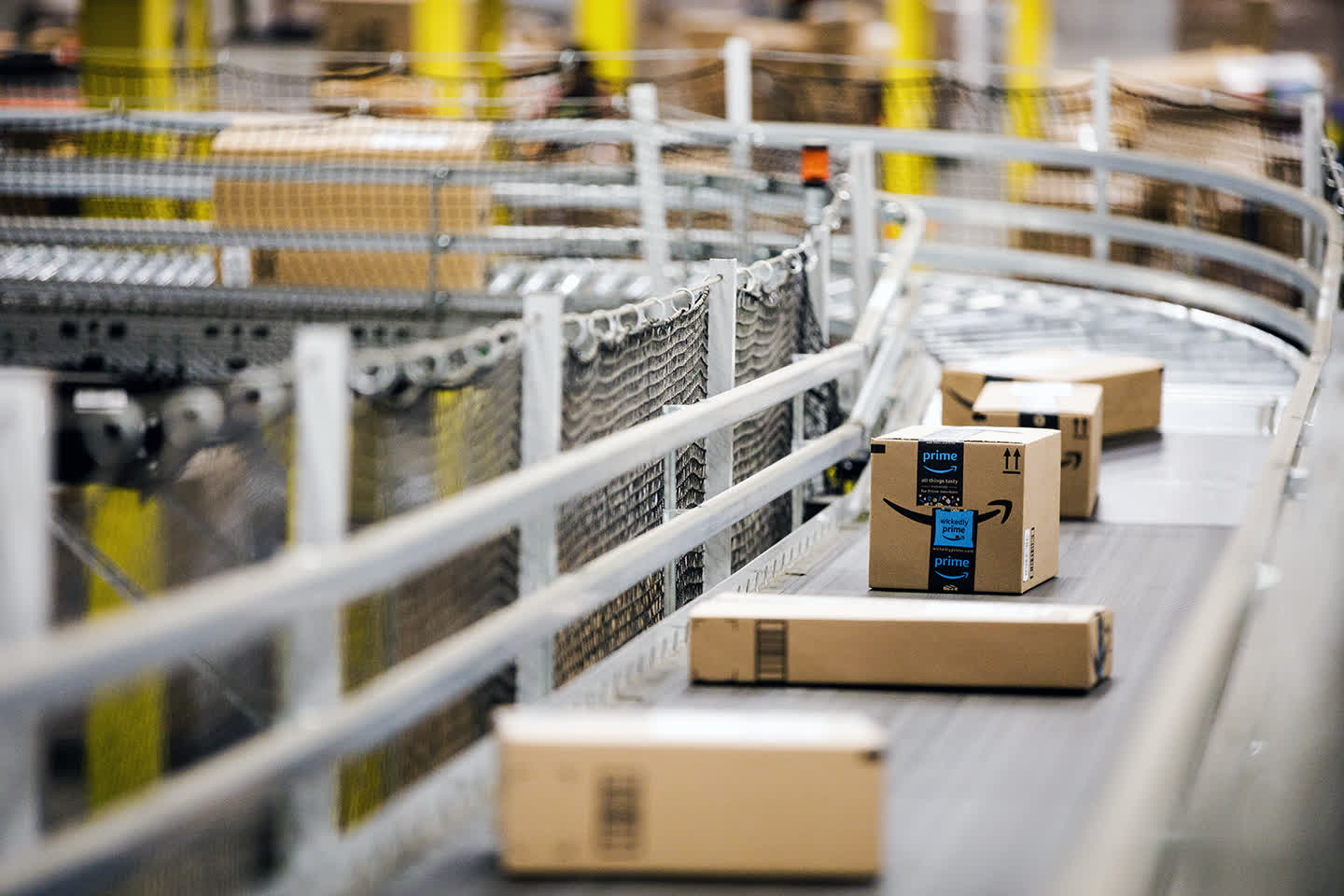 La nueva tienda económica de Amazon competirá con Temu y Shein, ofreciendo sofás de 20 dólares y productos de bajo costo