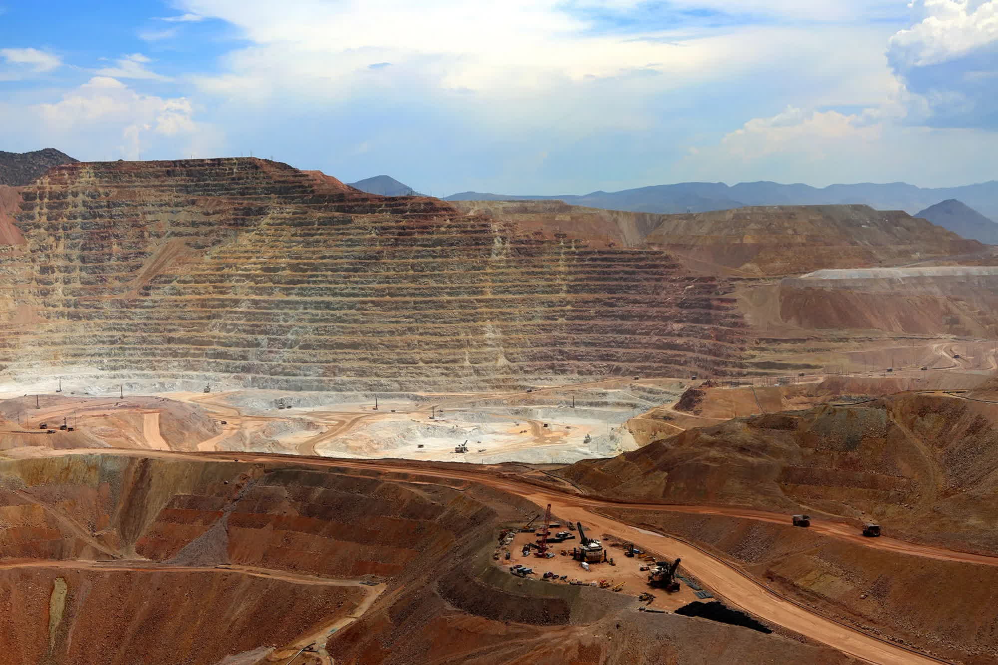 La electrificación total de los vehículos podría requerir esfuerzos de extracción de cobre significativamente mayores durante los próximos 30 años