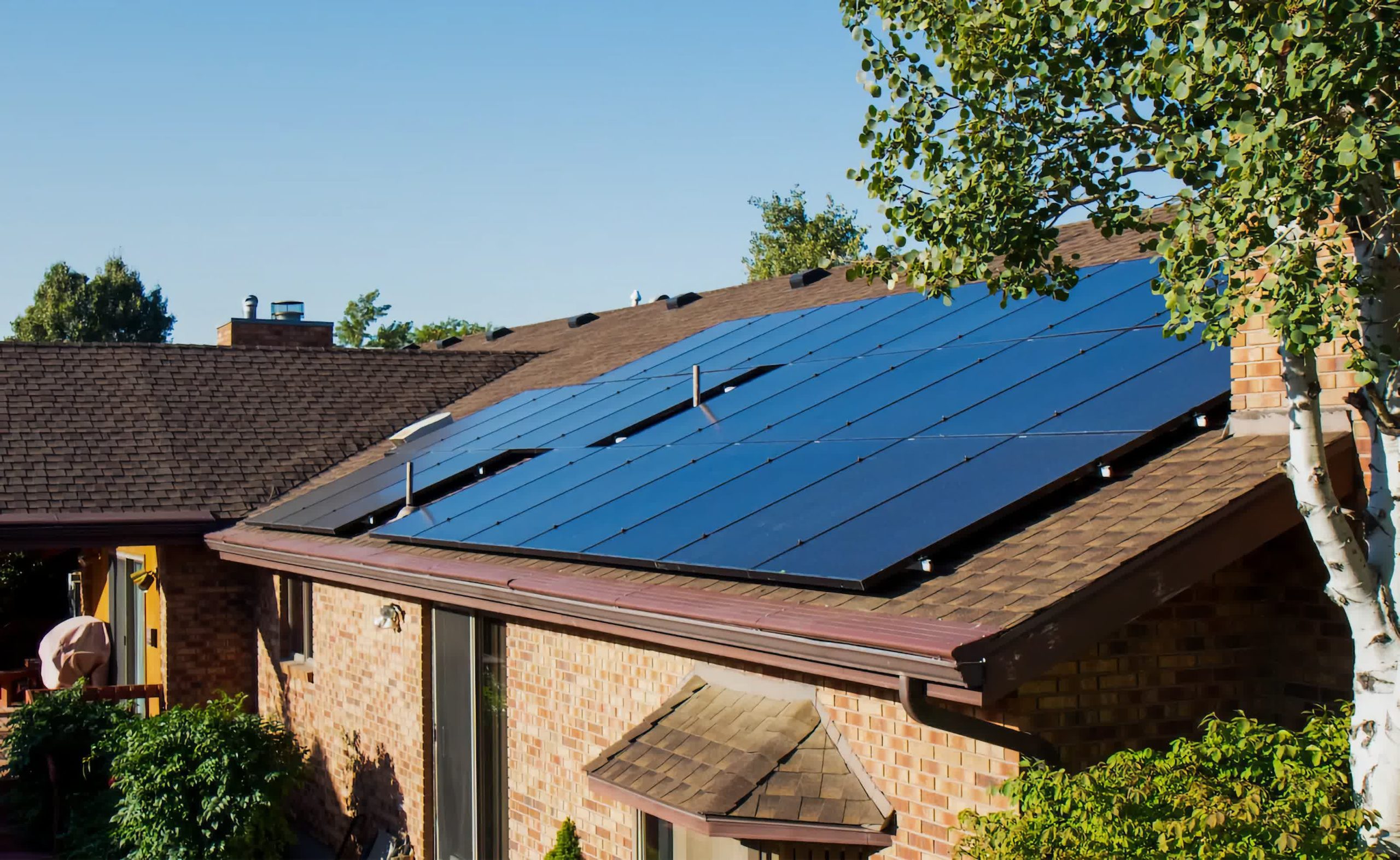 Se descubrió que los paneles solares instalados en Francia en 1992 conservan un notable 79% de su producción original