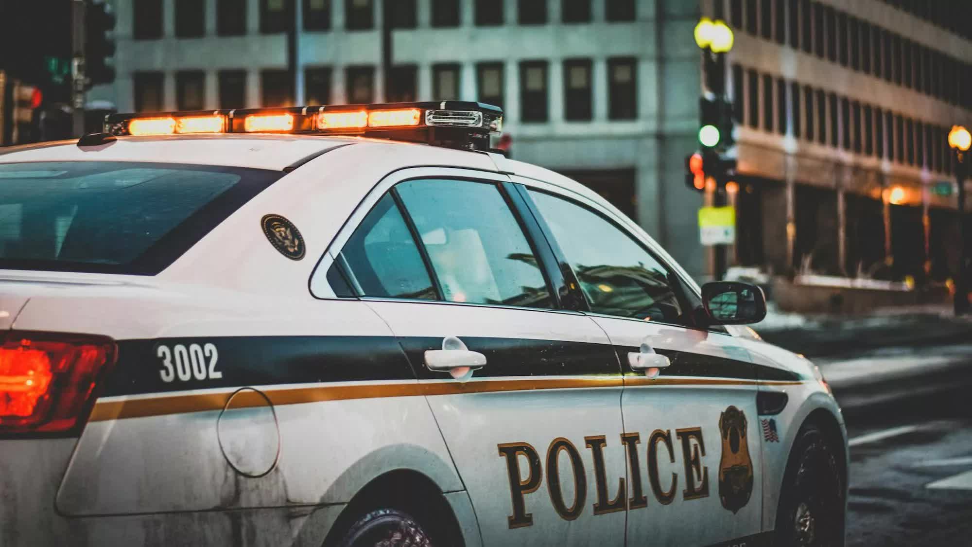Detenido un hombre por contrabandear CPU de «alta gama» a China en un Mercedes-Benz