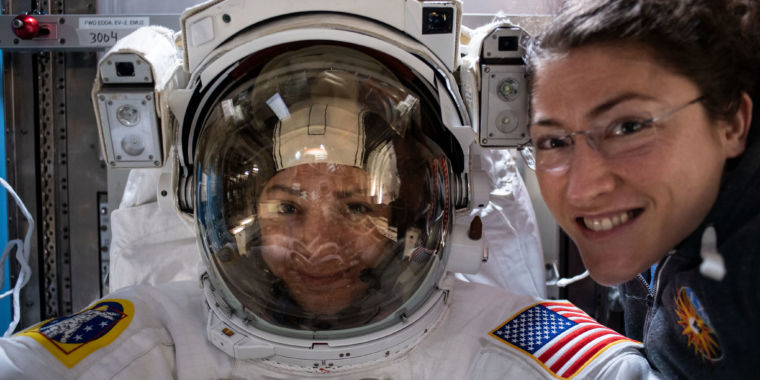 El programa de trajes espaciales comerciales de la NASA acaba de enfrentar un problema importante