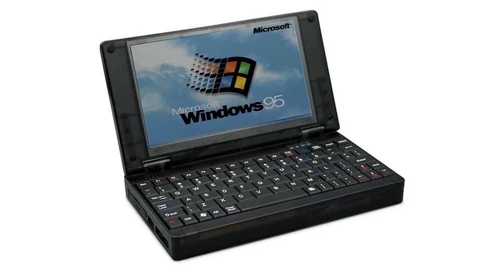 El portátil más lento del mundo ya está a la venta, con Windows 95 y una CPU de casi 40 años, pero al menos cabe (casi) en el bolsillo y puede ejecutar Doom o Commander Keen