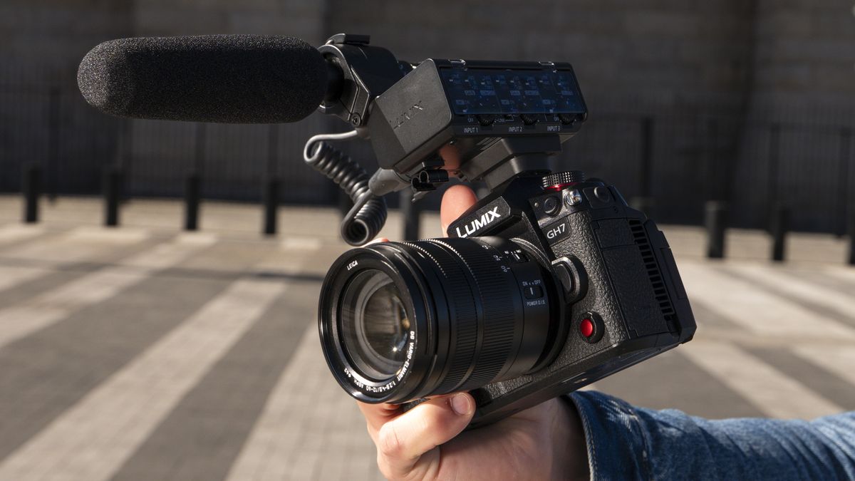 La nueva Lumix GH7 de Panasonic es una cámara de video realmente poderosa con características innovadoras en el mundo, y es lo que debería haber sido la GH6.