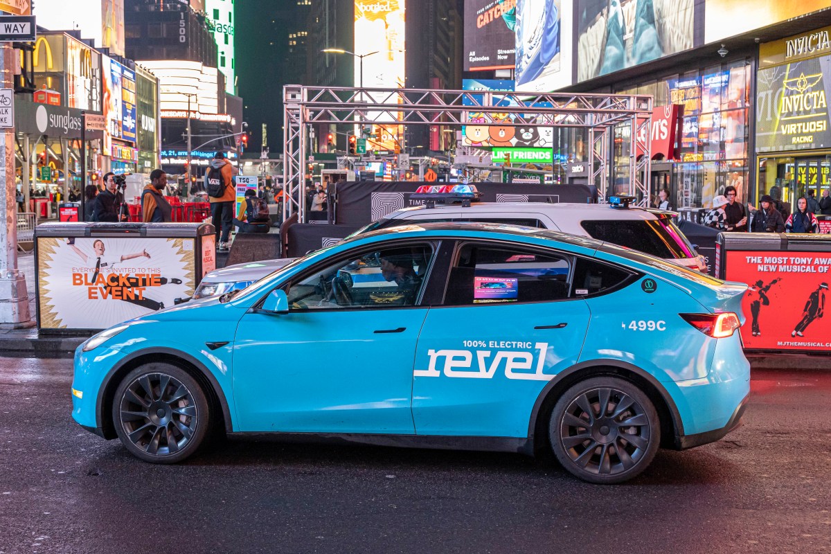 Revel despedirá a 1.000 conductores de vehículos de transporte, diciendo que de todos modos preferirían ser contratistas