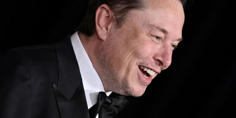 X de Elon Musk derrota la orden global de eliminación de video de apuñalamiento de Australia