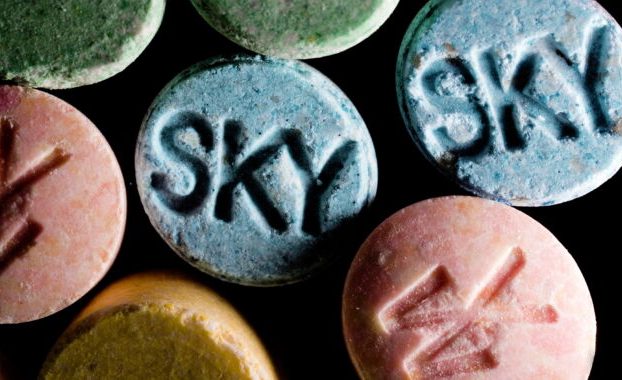 Ensayos defectuosos y escandalosos respaldan el apoyo de expertos de la FDA para la terapia con MDMA