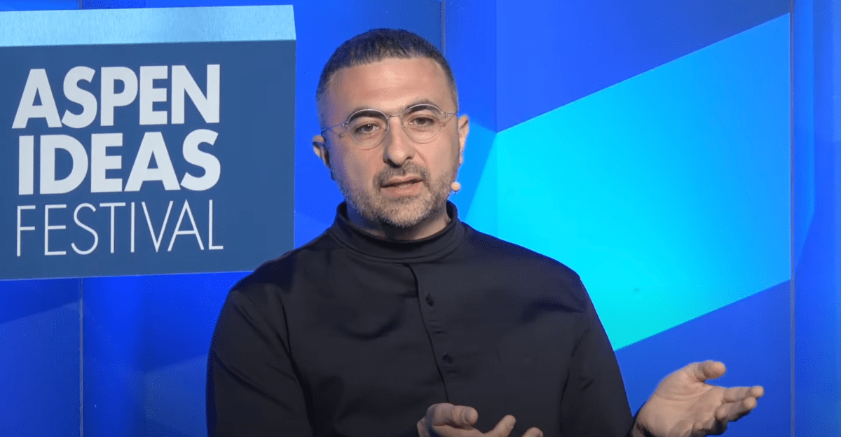 Mustafa Suleyman de Microsoft dice que ama a Sam Altman y cree que es sincero sobre la seguridad de la IA